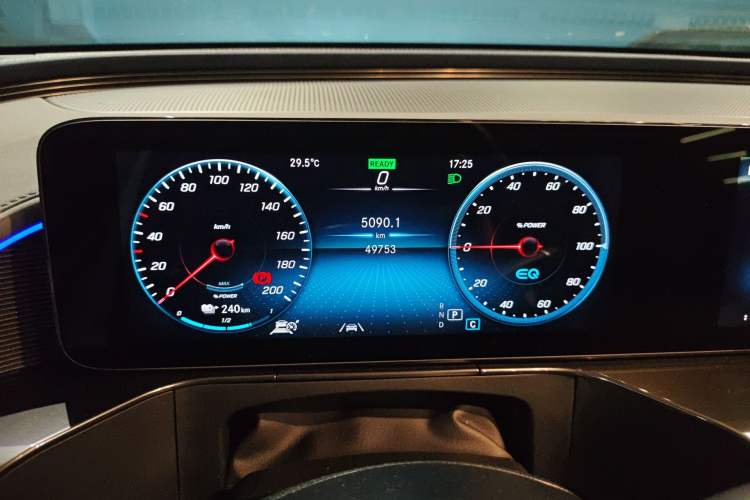 Used Mercedes-Benz EQC 2021 EQC 400 4MATIC Odometer Close Up