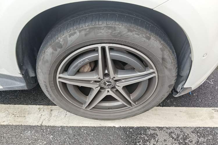 Used Mercedes-Benz EQC 2021 EQC 400 4MATIC Right Front Wheel Hub