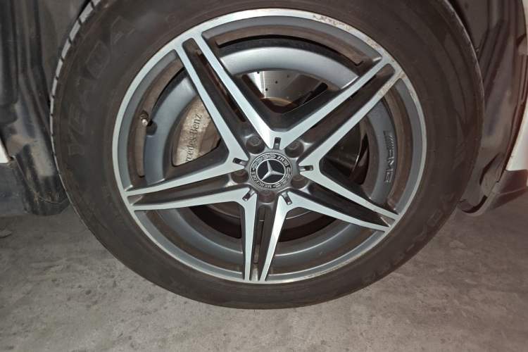 Used Mercedes-Benz EQC 2021 EQC 400 4MATIC Right Front Wheel Hub