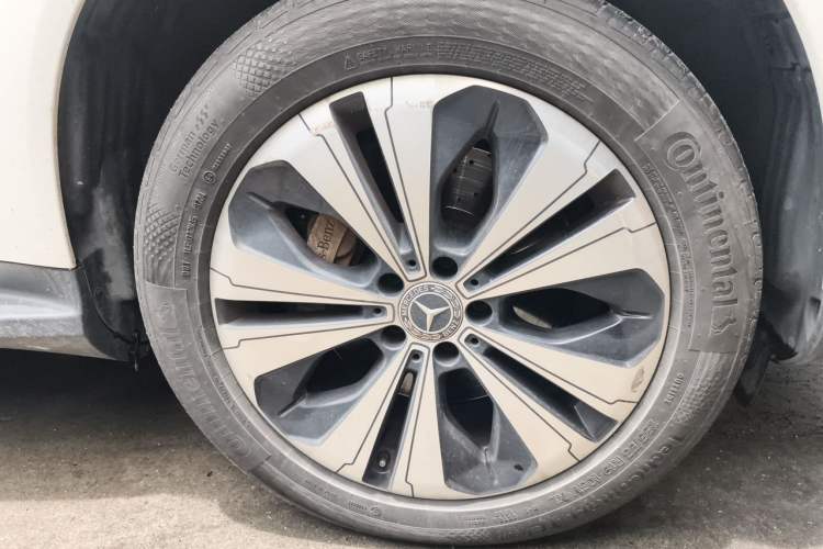 Used Mercedes-Benz EQC 2021 EQC 350 4MATIC Right Front Wheel Hub
