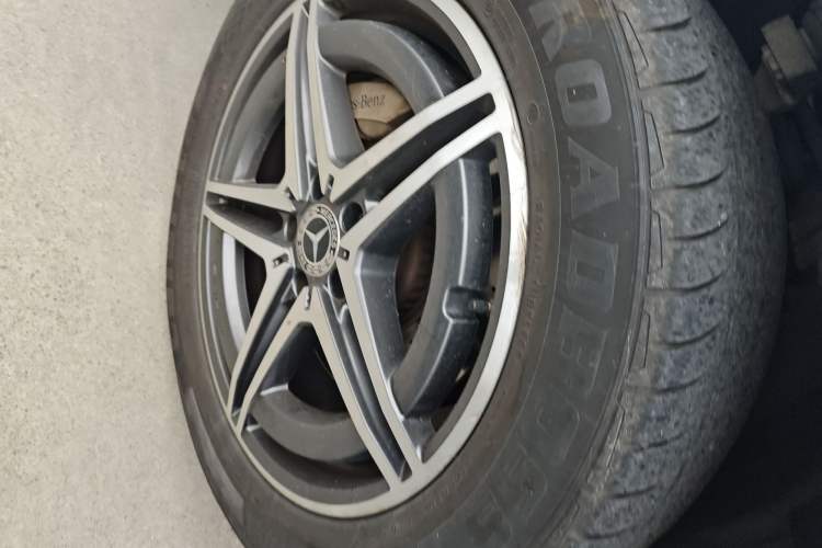 Used Mercedes-Benz EQC 2021 EQC 400 4MATIC Right Front Wheel Hub