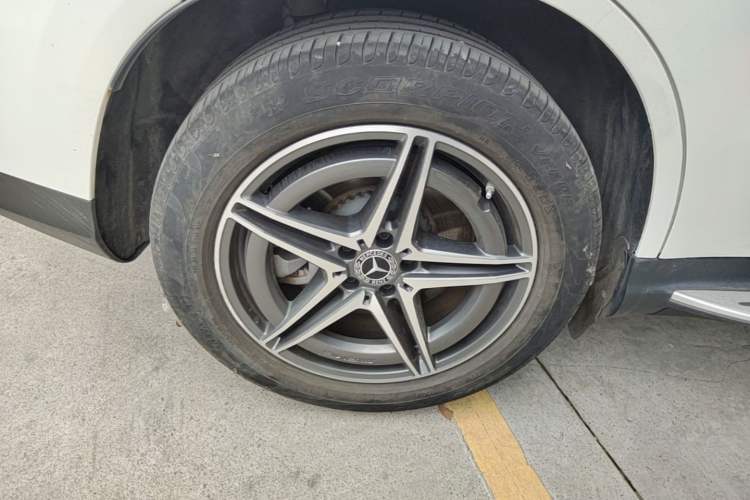 Used Mercedes-Benz EQC 2021 EQC 400 4MATIC Right Rear Wheel Hub