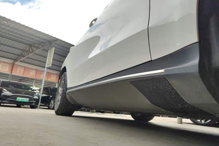 Used Mercedes-Benz EQC 2021 EQC 400 4MATIC Right Side Sill