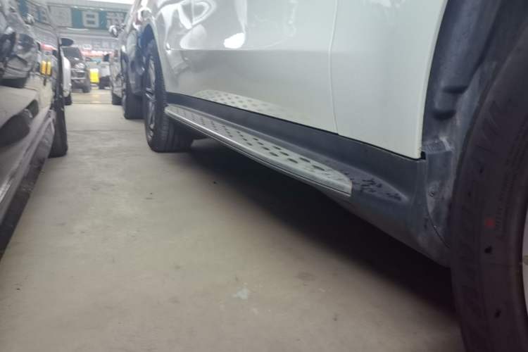 Used Mercedes-Benz EQC 2021 EQC 400 4MATIC Right Side Sill