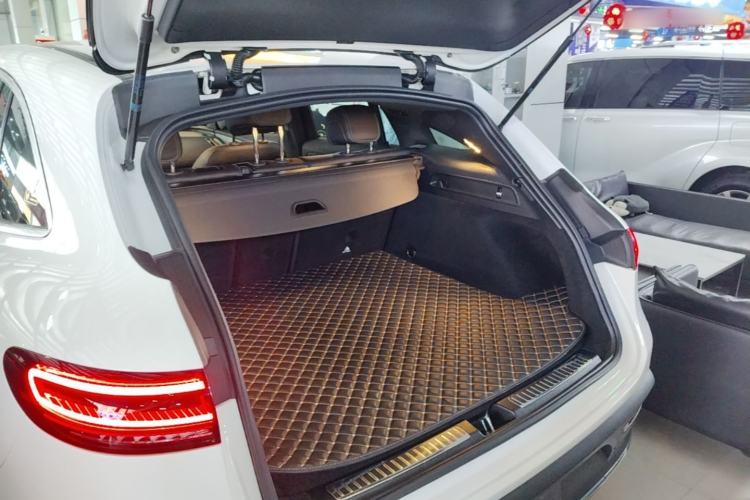 Used Mercedes-Benz EQC 2021 EQC 400 4MATIC Trunk