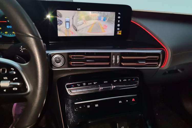 Used Mercedes-Benz EQC 2022 Facelift EQC 400 4MATIC Audio And AC Panel