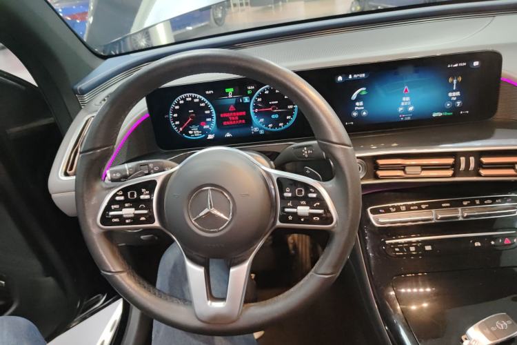 Used Mercedes-Benz EQC 2022 EQC 400 4MATIC Center Console