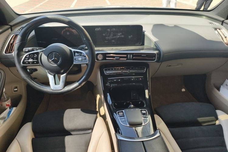 Used Mercedes-Benz EQC 2022 Facelift EQC 400 4MATIC Center Console
