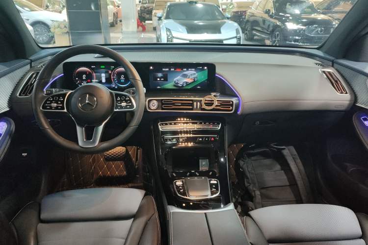 Used Mercedes-Benz EQC 2022 EQC 350 4MATIC Center Console