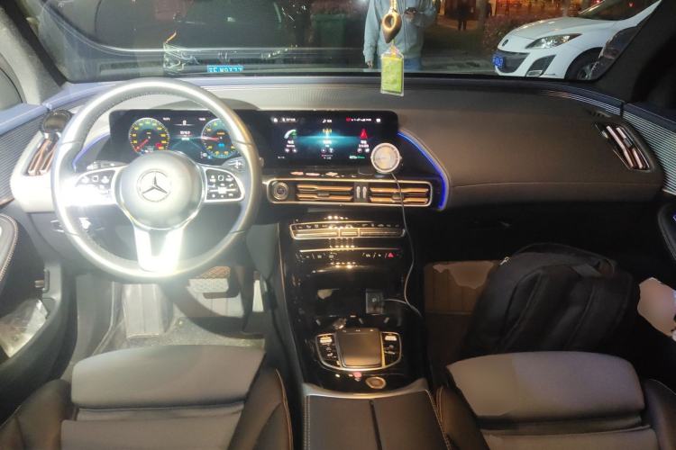 Used Mercedes-Benz EQC 2022 EQC 350 4MATIC Center Console