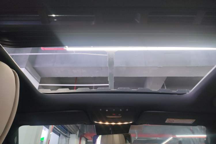 Used Mercedes-Benz EQC 2022-Year Restyled EQC 350 4MATIC Headliner