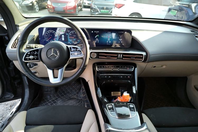 Used Mercedes-Benz EQC 2022 EQC 400 4MATIC Interior 2