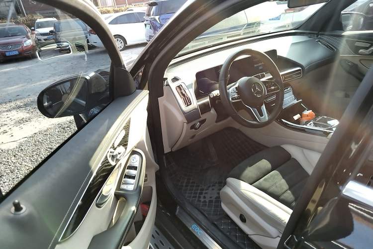 Used Mercedes-Benz EQC 2022 EQC 400 4MATIC Interior 3