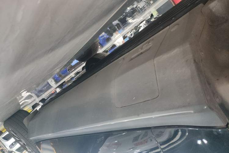 Used Mercedes-Benz EQC 2022 EQC 350 4MATIC Left Side Sill