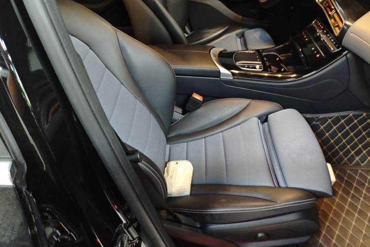 Used Mercedes-Benz EQC 2022 EQC 350 4MATIC Right Front Seat