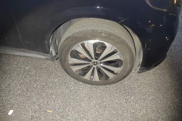 Used Mercedes-Benz EQC 2022 EQC 350 4MATIC Right Front Wheel Hub