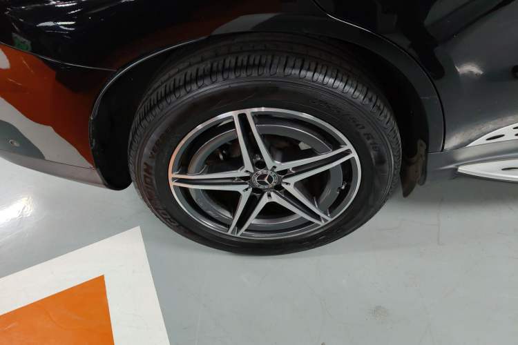 Used Mercedes-Benz EQC 2022 EQC 400 4MATIC Right Rear Wheel Hub