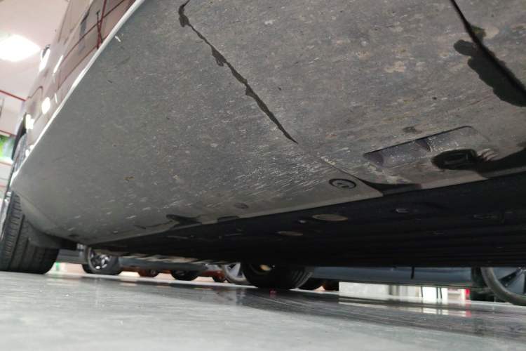 Used Mercedes-Benz EQC 2022 EQC 400 4MATIC Right Side Sill