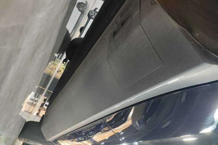 Used Mercedes-Benz EQC 2022 EQC 350 4MATIC Right Side Sill