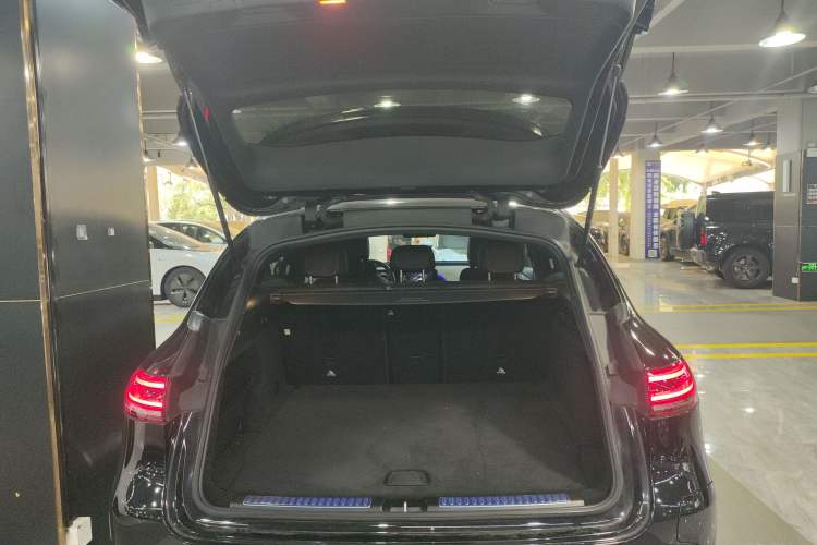 Used Mercedes-Benz EQC 2022 EQC 350 4MATIC Trunk