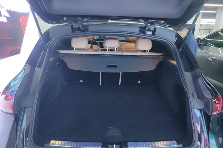 Used Mercedes-Benz EQC 2022-Year Restyled EQC 350 4MATIC Trunk