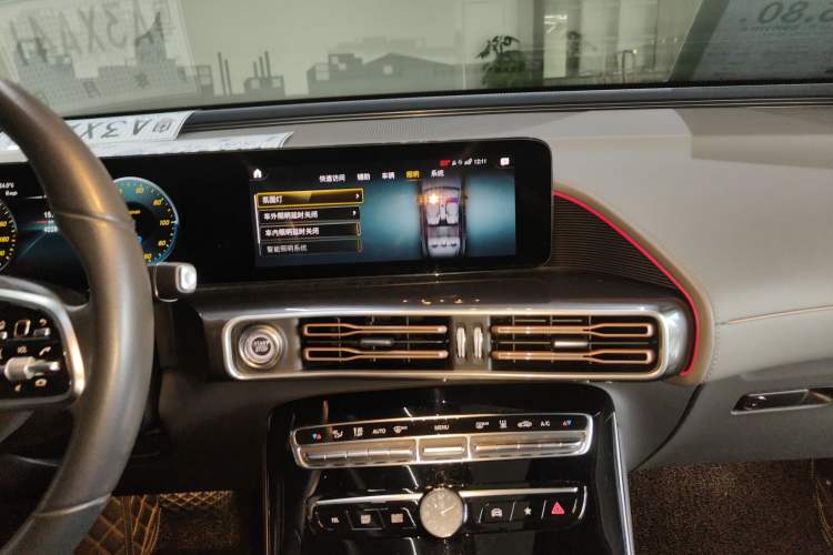 Used Mercedes-Benz EQC 2022 Facelift EQC 400 4MATIC Audio And AC Panel