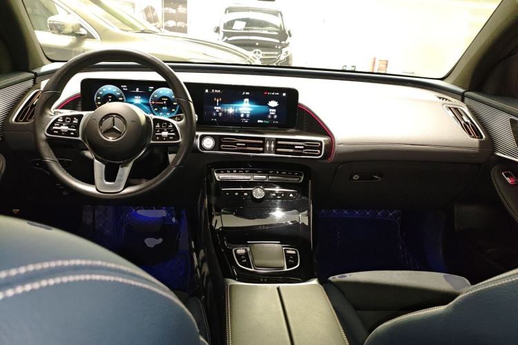 Used Mercedes-Benz EQC 2022 Facelift EQC 400 4MATIC Center Console