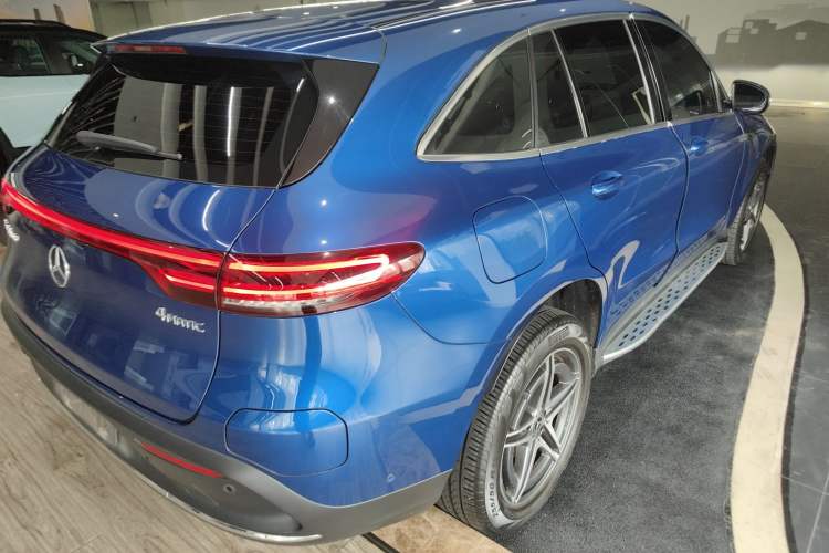 Used Mercedes-Benz EQC 2022 Facelift EQC 400 4MATIC Exterior 5