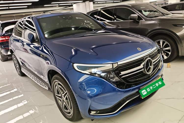 Used Mercedes-Benz EQC 2022 Facelift EQC 400 4MATIC Front Right 45 Deg