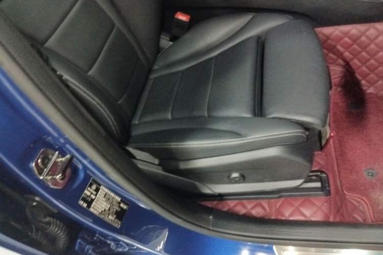 Used Mercedes-Benz EQC 2022-Year Restyled EQC 350 4MATIC Right Front Seat