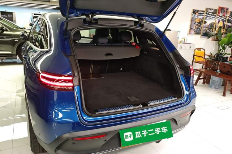 Used Mercedes-Benz EQC 2022 Facelift EQC 400 4MATIC Trunk
