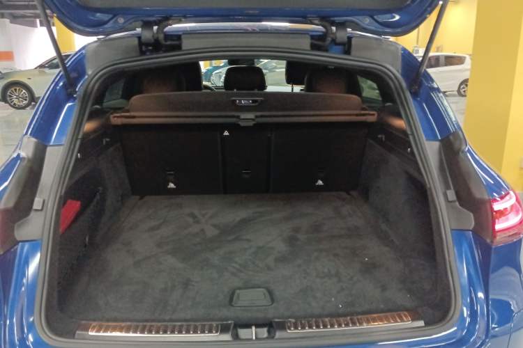 Used Mercedes-Benz EQC 2022-Year Restyled EQC 350 4MATIC Trunk