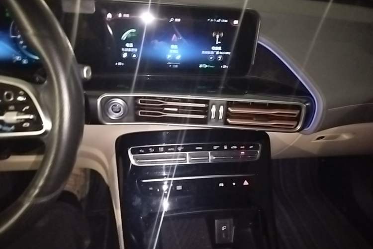 Used Mercedes-Benz EQC 2022 EQC 350 4MATIC Audio And AC Panel