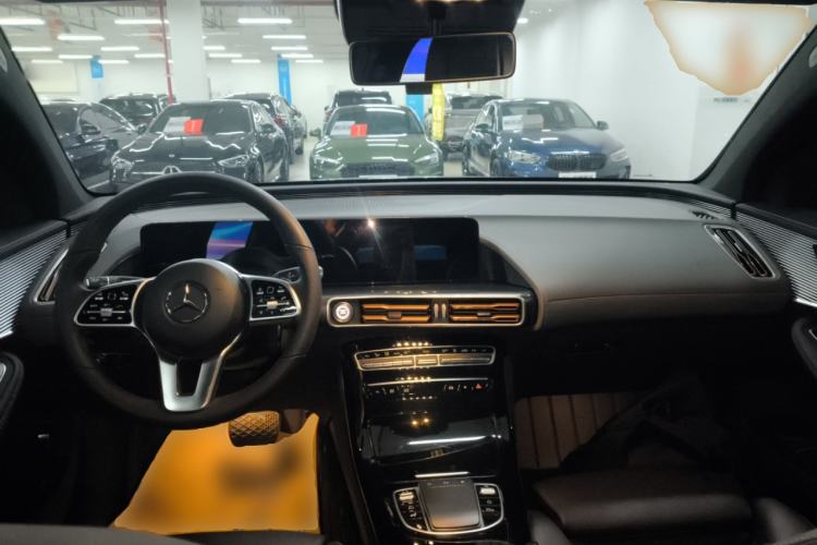 Used Mercedes-Benz EQC 2022 EQC 400 4MATIC Center Console