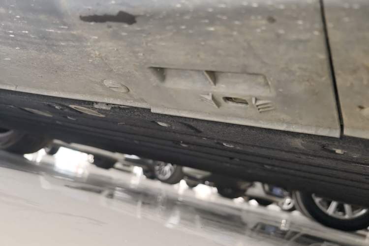 Used Mercedes-Benz EQC 2022-Year Restyled EQC 350 4MATIC Chassis Front Right