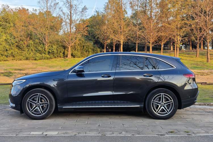 Used Mercedes-Benz EQC 2022 Facelift EQC 400 4MATIC Exterior 2