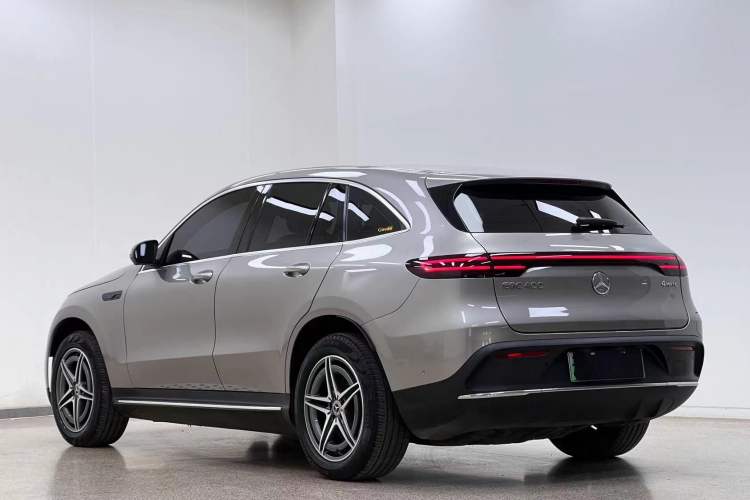 Used Mercedes-Benz EQC 2022 Facelift EQC 400 4MATIC Exterior 4