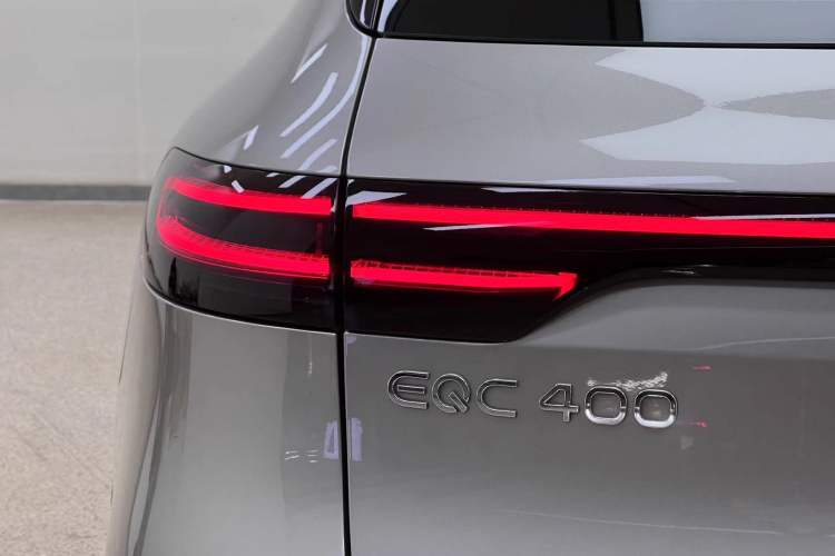 Used Mercedes-Benz EQC 2022 Facelift EQC 400 4MATIC Exterior 9