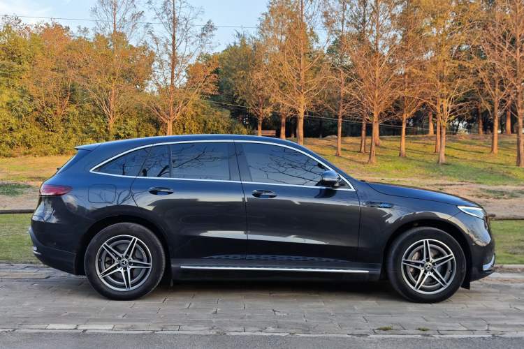 Used Mercedes-Benz EQC 2022 Facelift EQC 400 4MATIC Exterior 9