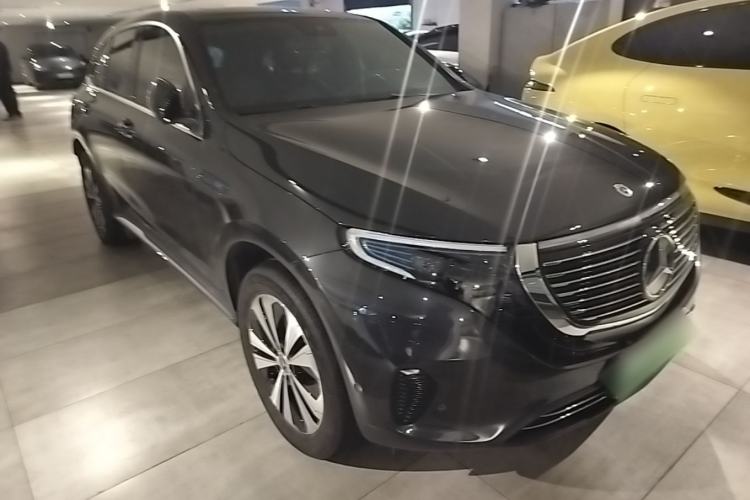 Used Mercedes-Benz EQC 2022 EQC 350 4MATIC Front Right 45 Deg