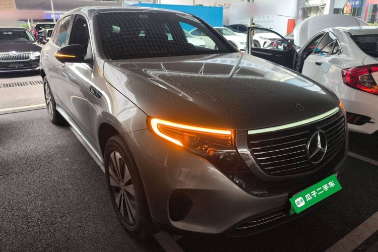 Used Mercedes-Benz EQC 2022-Year Restyled EQC 350 4MATIC Front Right 45 Deg