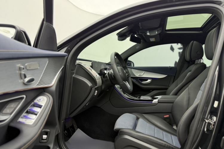 Used Mercedes-Benz EQC 2022 EQC 350 4MATIC Special Edition Interior 3