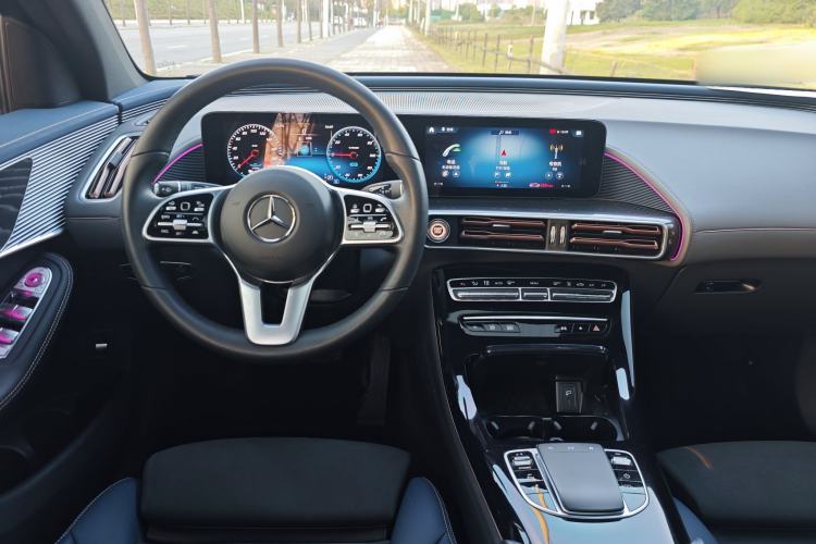 Used Mercedes-Benz EQC 2022 Facelift EQC 400 4MATIC Interior 3