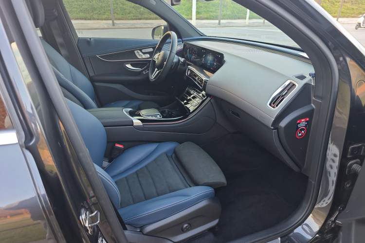 Used Mercedes-Benz EQC 2022 Facelift EQC 400 4MATIC Interior 5