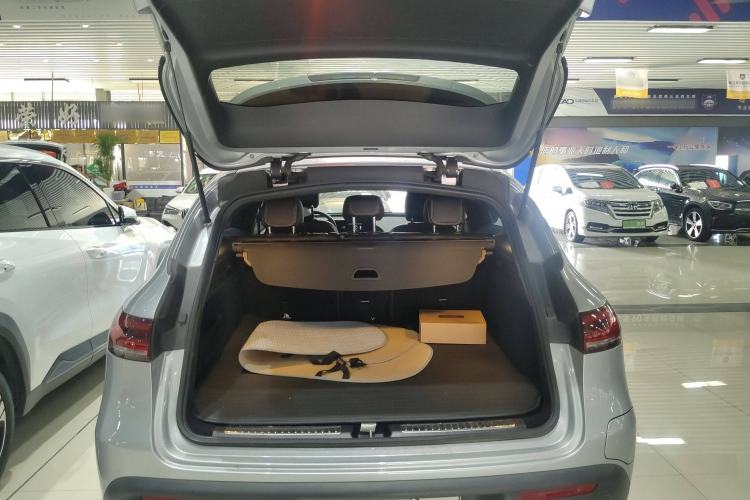 Used Mercedes-Benz EQC 2022-Year Restyled EQC 350 4MATIC Interior 5