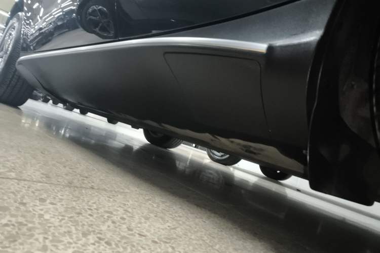 Used Mercedes-Benz EQC 2022 EQC 400 4MATIC Left Side Sill