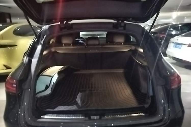 Used Mercedes-Benz EQC 2022 EQC 350 4MATIC Trunk