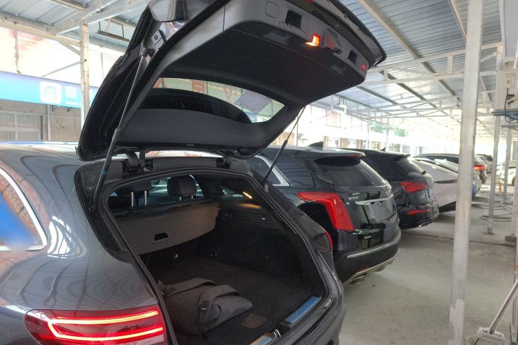 Used Mercedes-Benz EQC 2022 Facelift EQC 400 4MATIC Trunk
