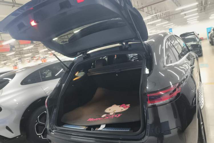 Used Mercedes-Benz EQC 2022 EQC 400 4MATIC Trunk