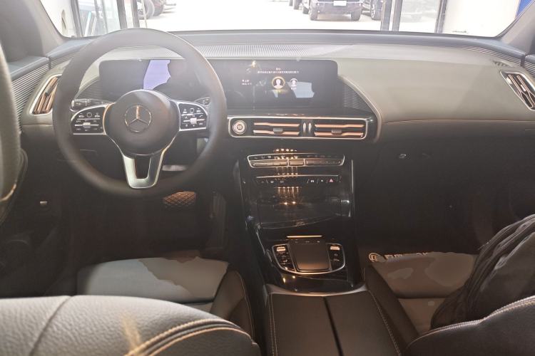 Used Mercedes-Benz EQC 2022-Year Restyled EQC 350 4MATIC Center Console